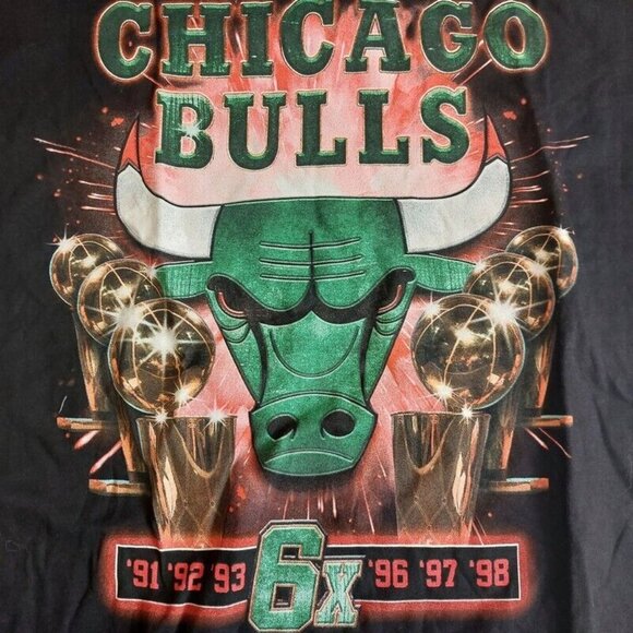 Mitchell & Ness Mens Size L Chicago Bulls 6x Champions T-Shirt Black Green - Picture 2 of 5